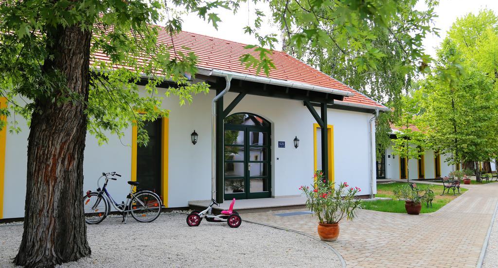 Hubertus Hof Landhotel Balatonfenyves Exterior photo